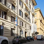 C2 Class Apartment, 2 Da Letto Con Giardino In Zona Via Veneto Distante 15 Minuti A Piedi Da Fontana Di Trevi *