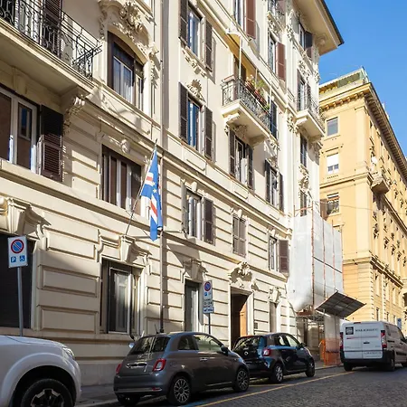 C2 Class Apartment, 2 Da Letto Con Giardino In Zona Via Veneto Distante 15 Minuti A Piedi Da Fontana Di Trevi *
