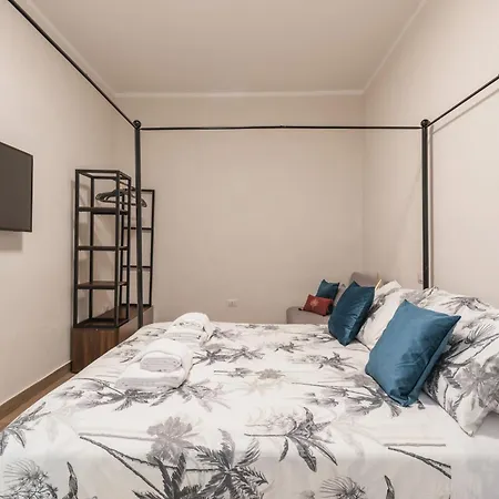 C2 Class Apartment, 2 Da Letto Con Giardino In Zona Via Veneto Distante 15 Minuti A Piedi Da Fontana Di Trevi *