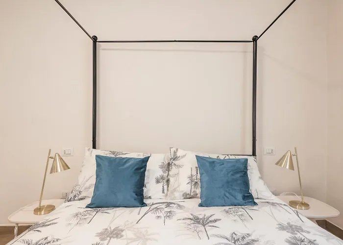 شقة C2 Class Apartment, 2 Da Letto Con Giardino In Zona Via Veneto Distante 15 Minuti A Piedi Da Fontana Di Trevi *