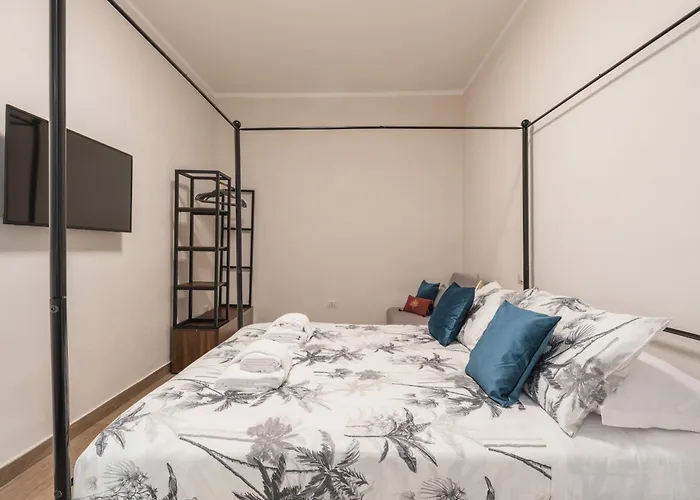 C2 Class Apartment, 2 Da Letto Con Giardino In Zona Via Veneto Distante 15 Minuti A Piedi Da Fontana Di Trevi *