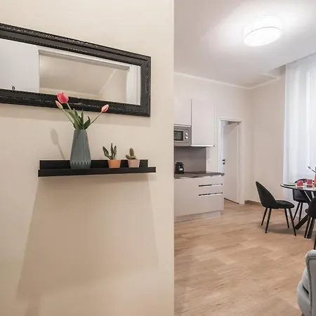 Διαμέρισμα C2 Class Apartment, 2 Da Letto Con Giardino In Zona Via Veneto Distante 15 Minuti A Piedi Da Fontana Di Trevi *